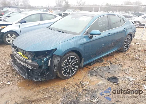 2025 Toyota Camry Xle z USA, uszkodzony, nr VIN 4T1DAACK9SU566859